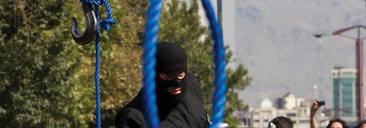 Иран казнил двух мужчин за богохульство.